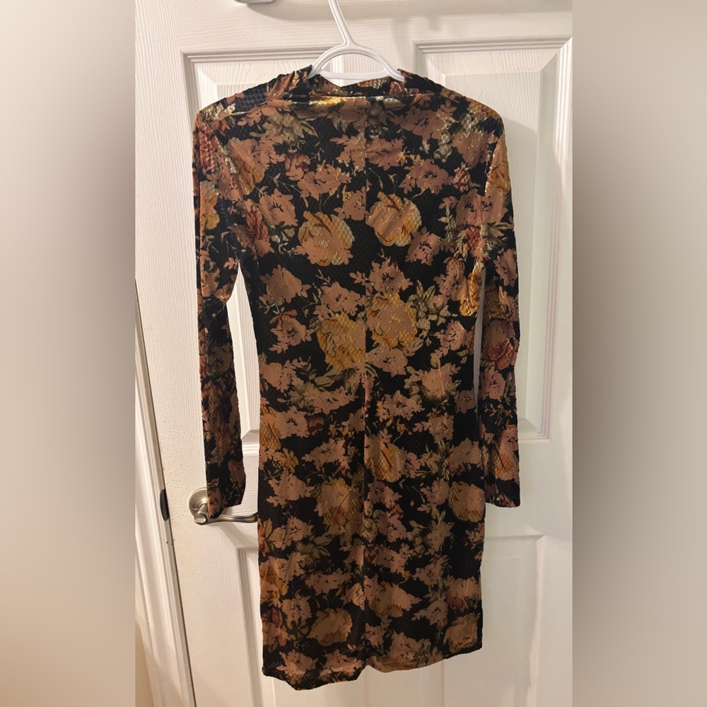 Dynamite Black Floral Long Sleeve Bodycon Dress